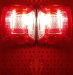 Σετ Φώτα Πινακίδας 12V / 24V Κόκκινο / Λευκό 85mm x 67mm 2 Τεμάχια